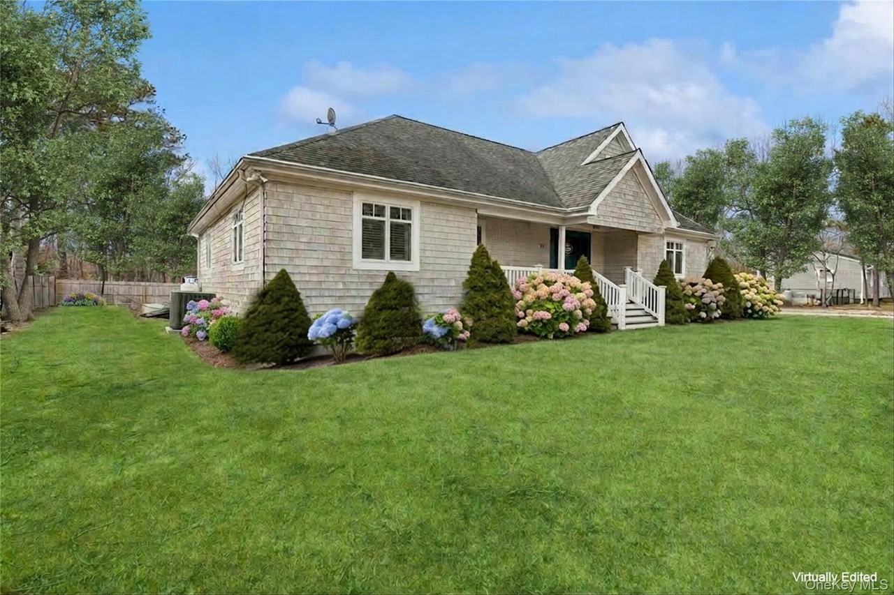 10 Foxboro Rd - Photo 3 of 31