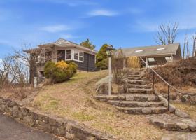 featured image of 27 Allapartus Cir