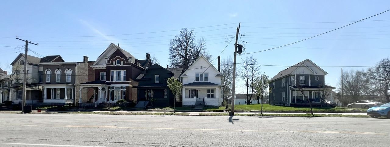 1822 W Jefferson St #1 - Photo 4 of 15