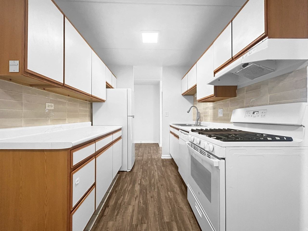 5011 Valley Ln Apt 401 - Photo 5 of 15