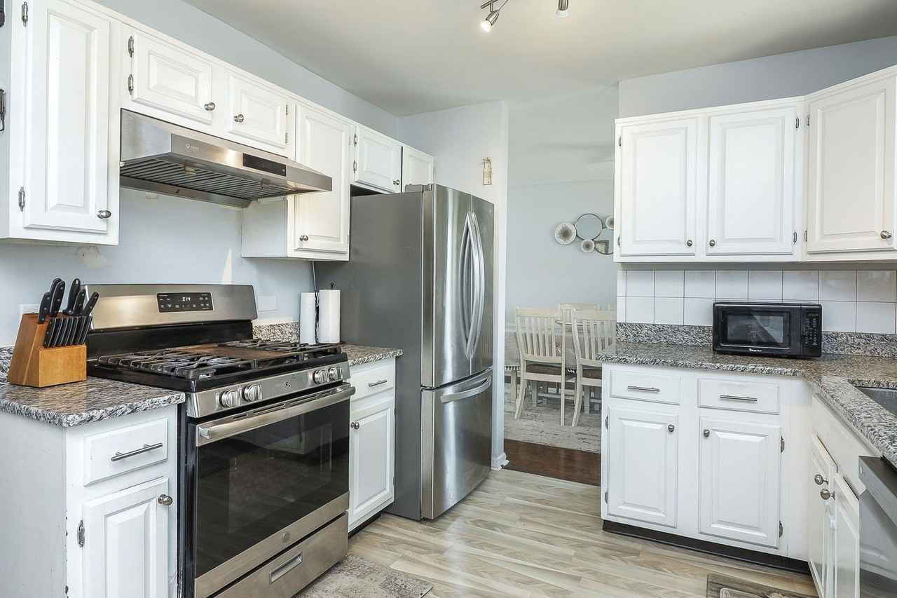 812 W Appletree Ln - Photo 5 of 18