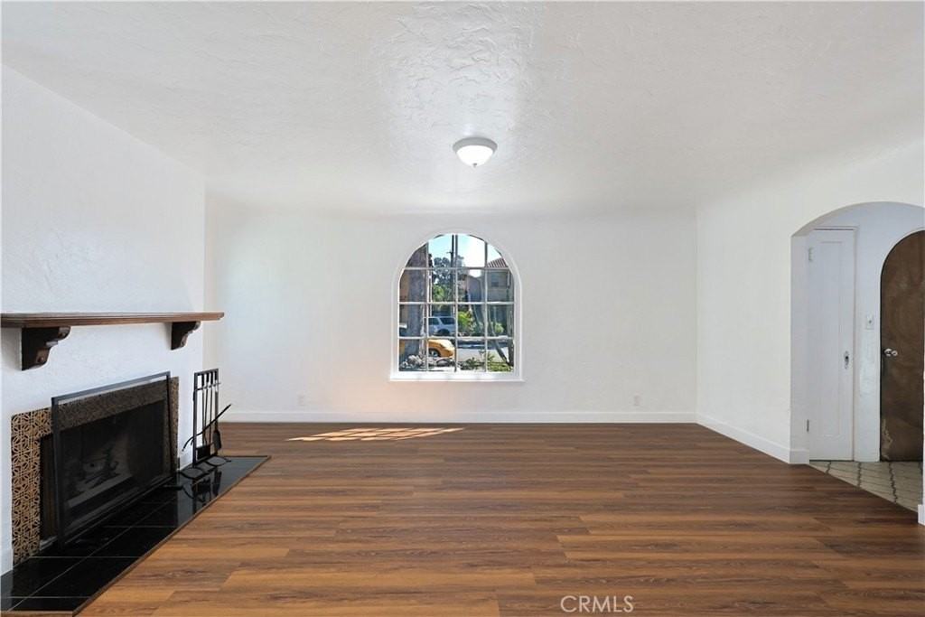 2519 Eucalyptus Ave - Photo 6 of 24