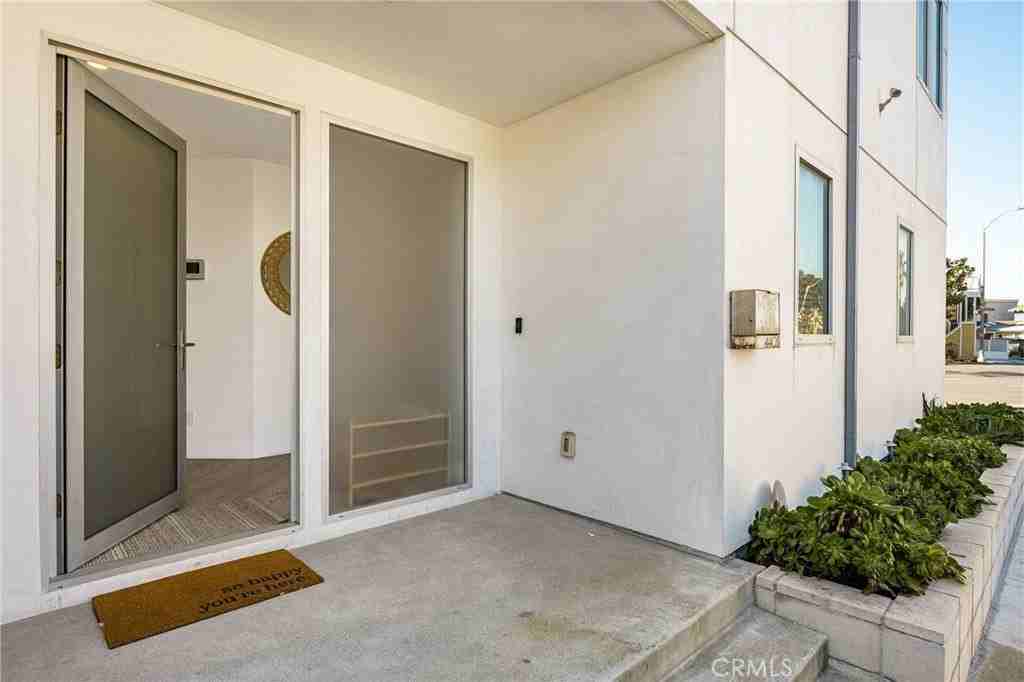4405 Channel Pl - Photo 2 of 50