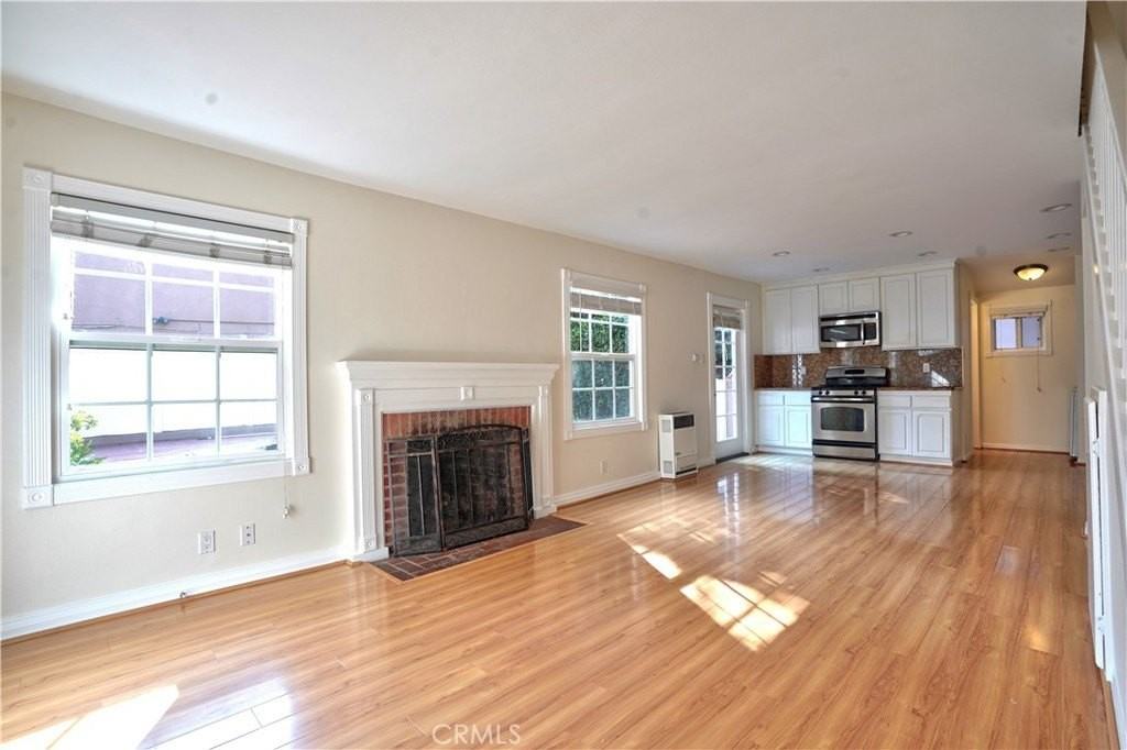 1105 N Beverly Glen Blvd - Photo 2 of 24