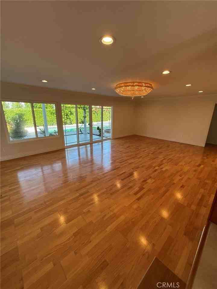 1734 N Yurok St - Photo 7 of 50