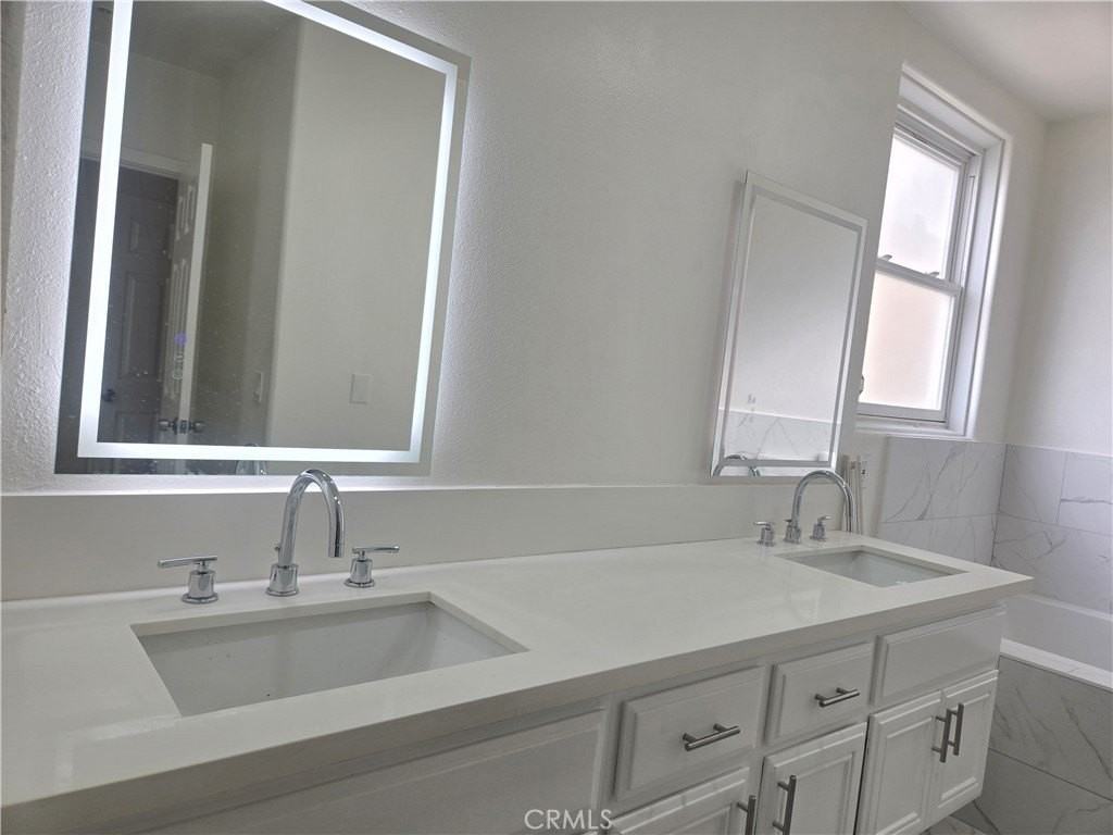 25 15th Pl - Photo 2 of 27