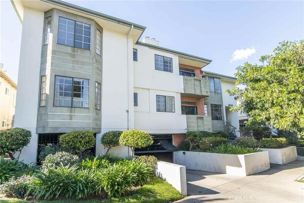 4543 Willis Ave - Photo 2 of 20