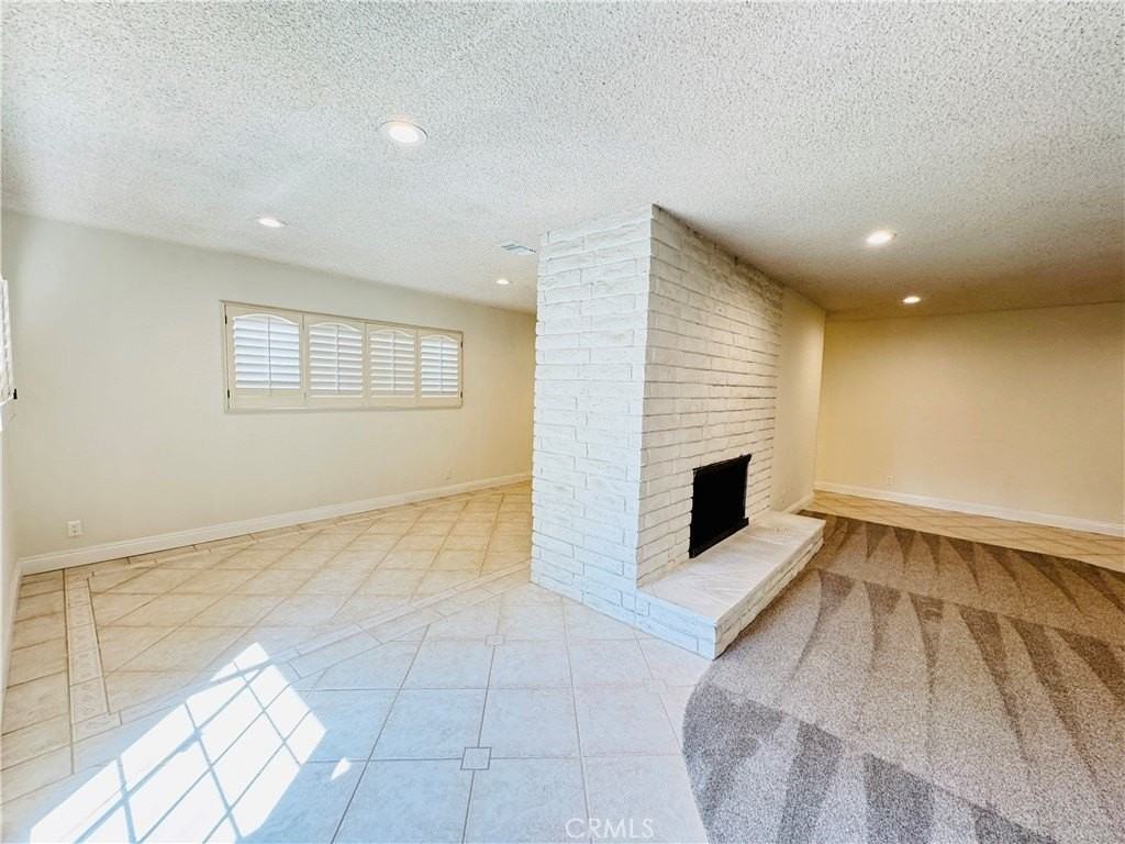 12538 Collins St - Photo 4 of 31