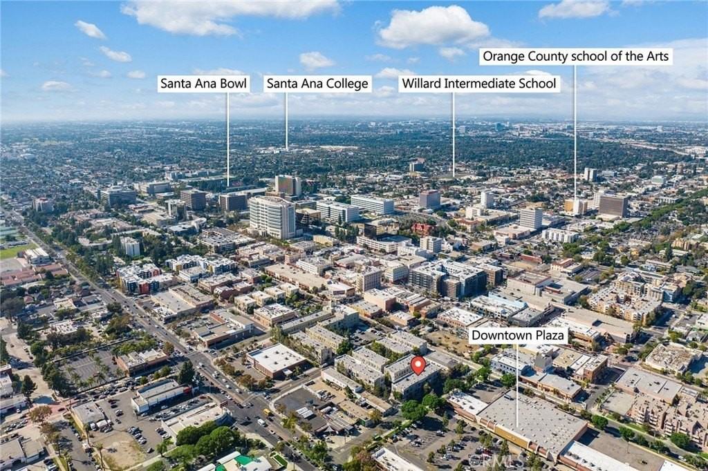 210 N Spurgeon St - Photo 3 of 48