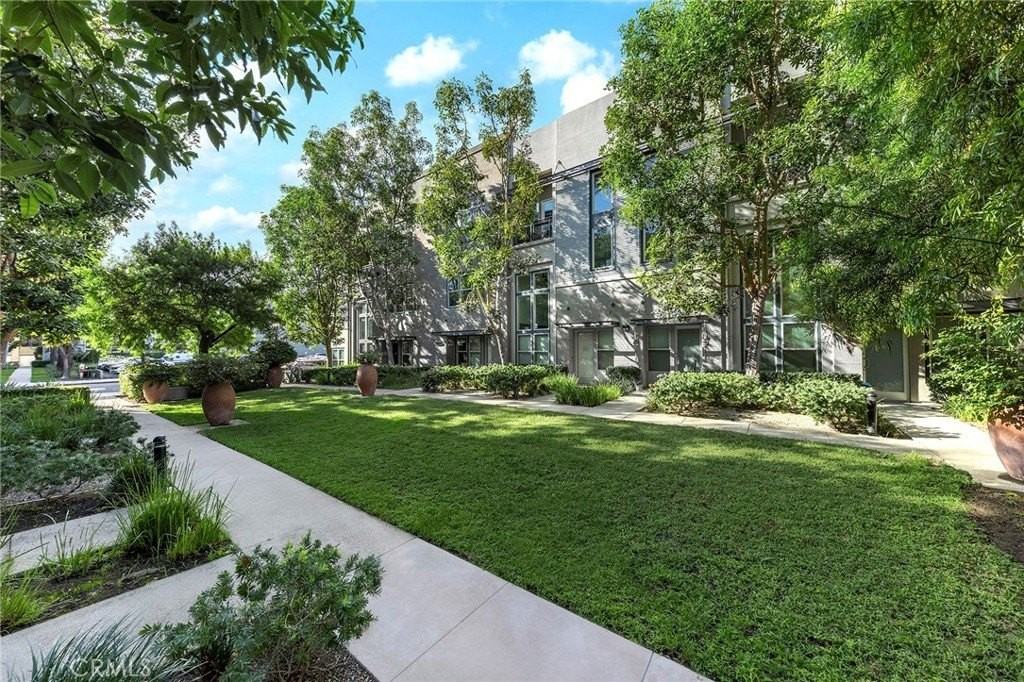 210 N Spurgeon St - Photo 5 of 48