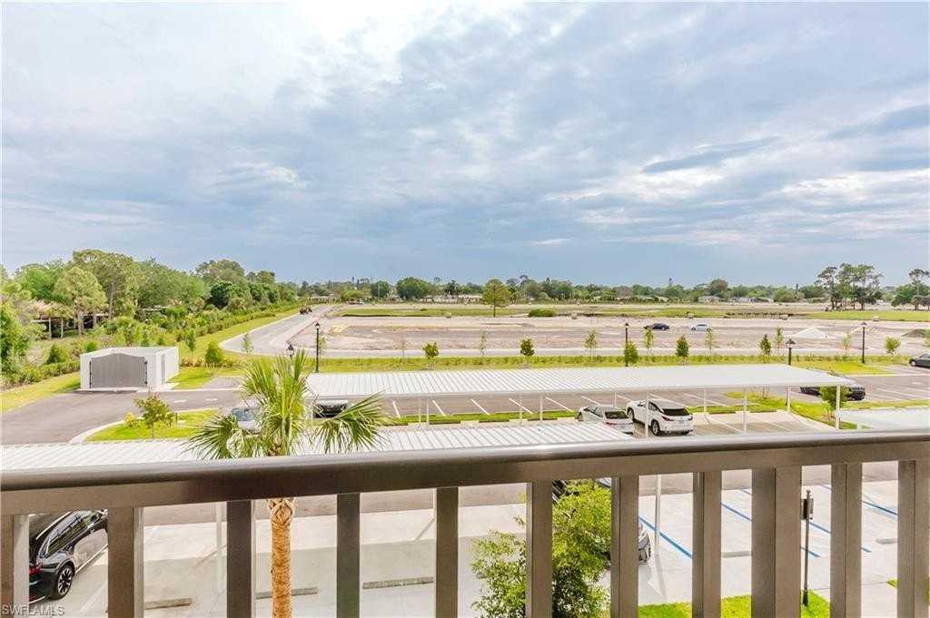 18461 Copperhead Ct N #431 - Photo 2 of 36