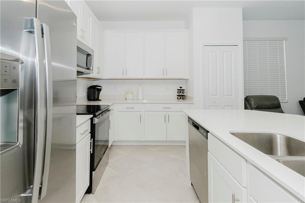 18461 Copperhead Ct N #431 - Photo 4 of 36