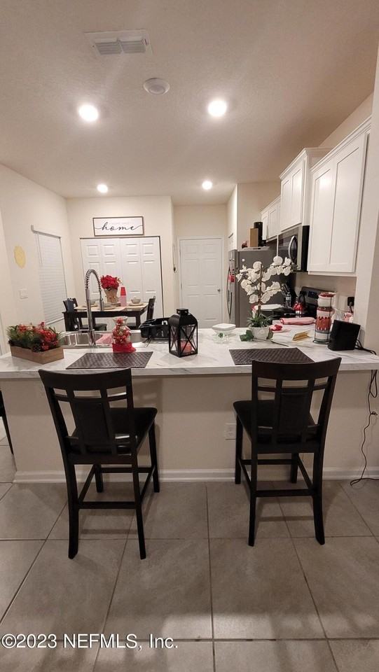 915 Capitol Pkwy - Photo 3 of 13