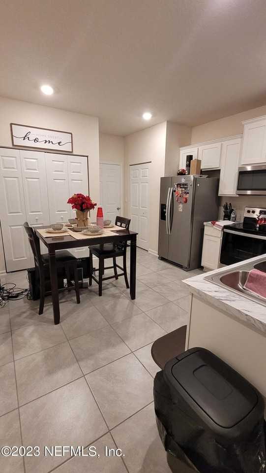 915 Capitol Pkwy - Photo 5 of 13