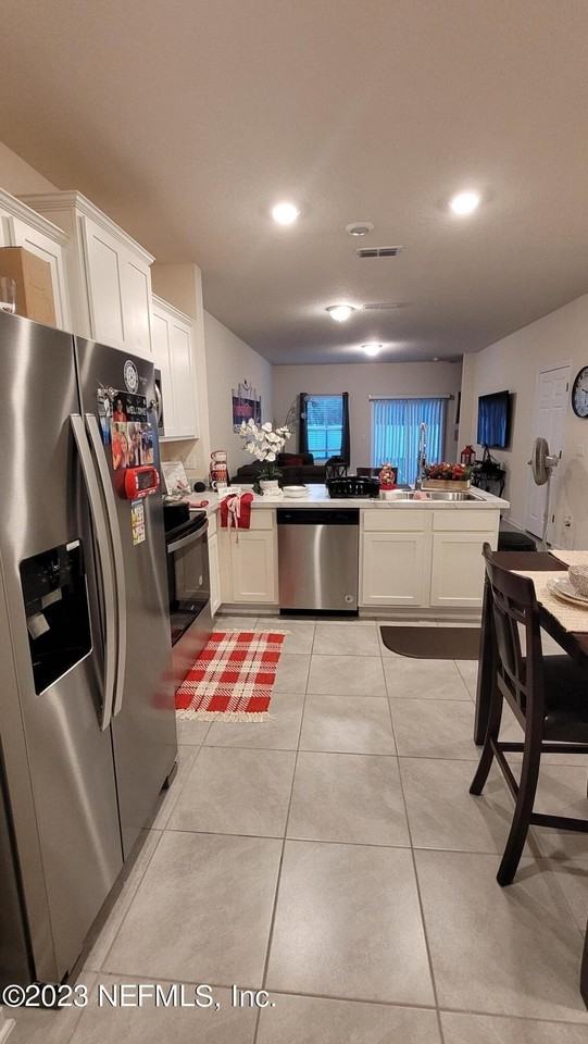 915 Capitol Pkwy - Photo 6 of 13