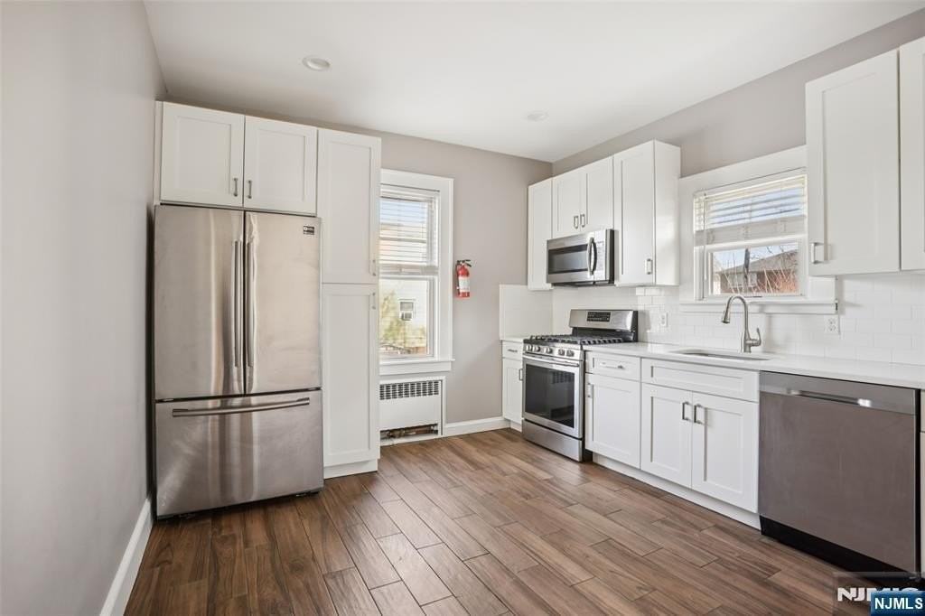 105 Livingston Ave - Photo 6 of 13