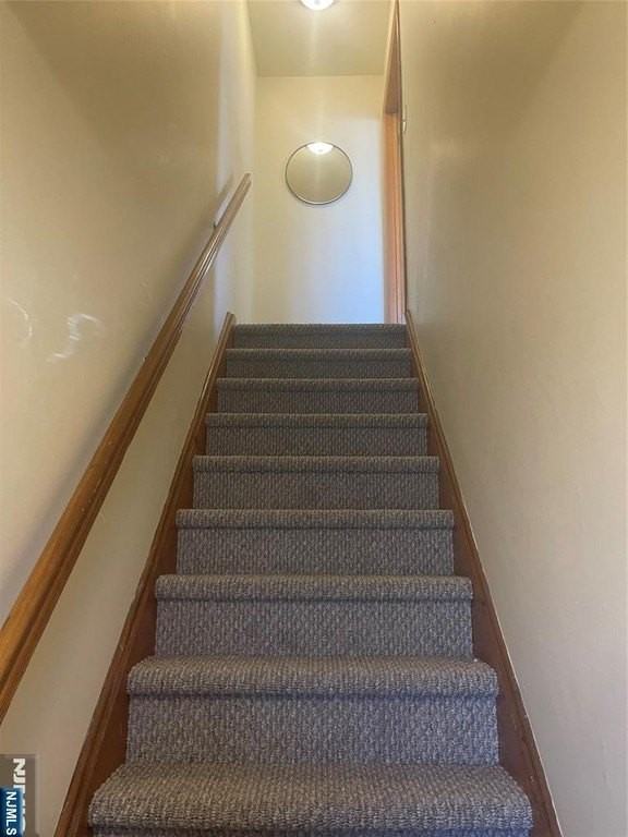 370 Henry St Apt 2 - Photo 2 of 18