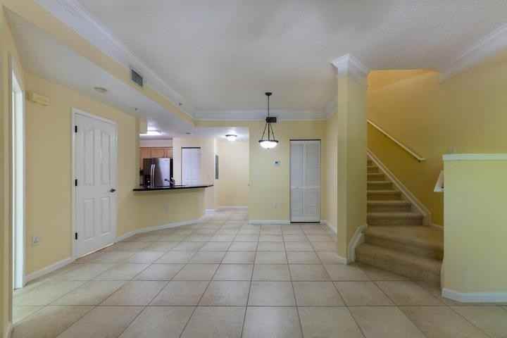 125 Galicia Way #207 - Photo 5 of 8