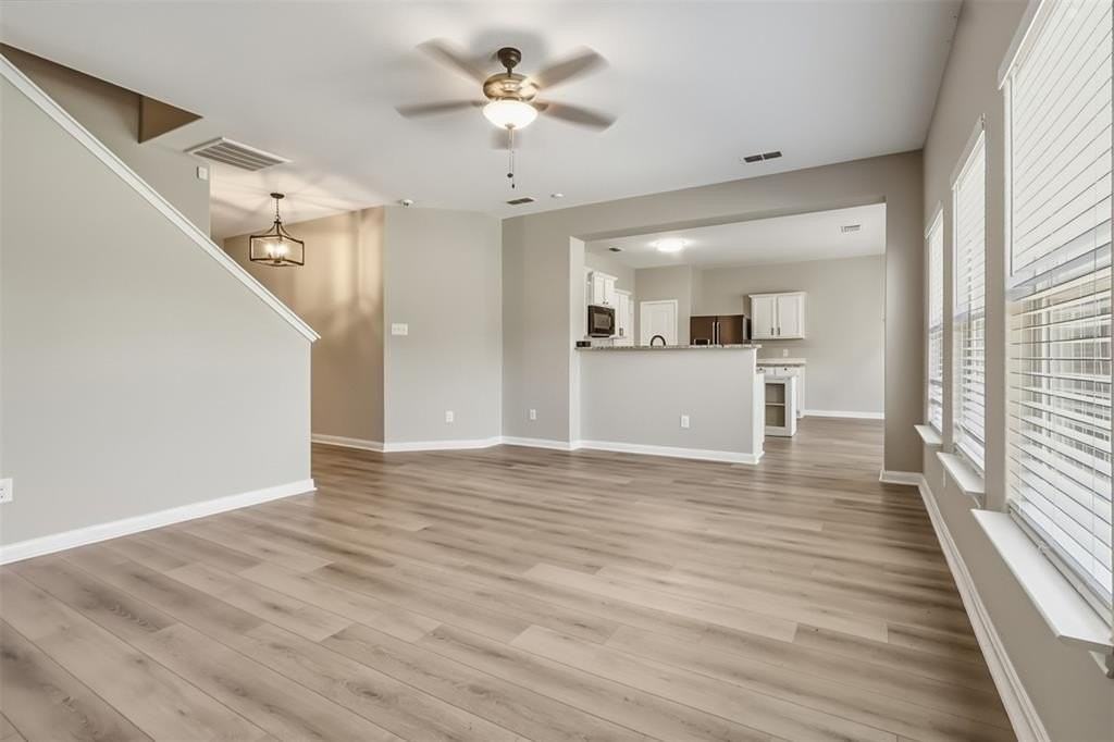 5015 Royal Springs Dr - Photo 3 of 19