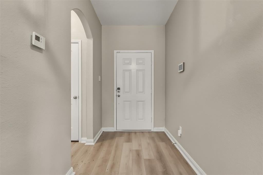 5015 Royal Springs Dr - Photo 4 of 19