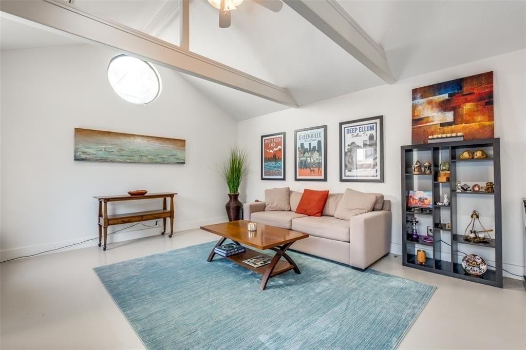 2852 Lee St - Photo 5 of 25