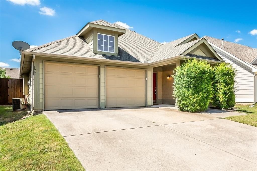 9721 Meadow Rue Dr - Photo 3 of 36