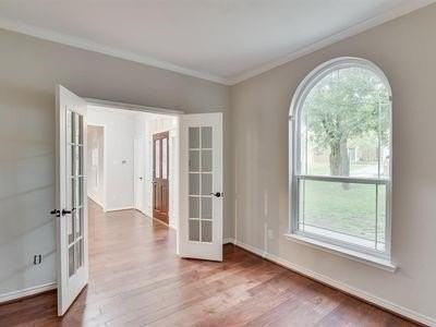 1081 Woodbriar Dr - Photo 3 of 29