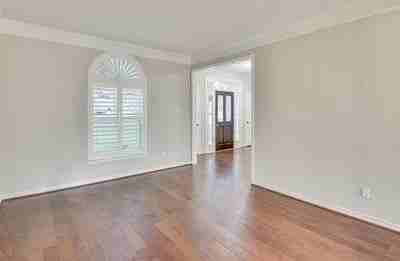 1081 Woodbriar Dr - Photo 4 of 29