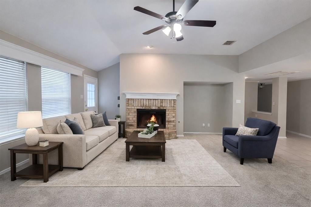 1110 Manassas Dr - Photo 3 of 28