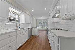 3904 Blue Pond Cir - Photo 2 of 11