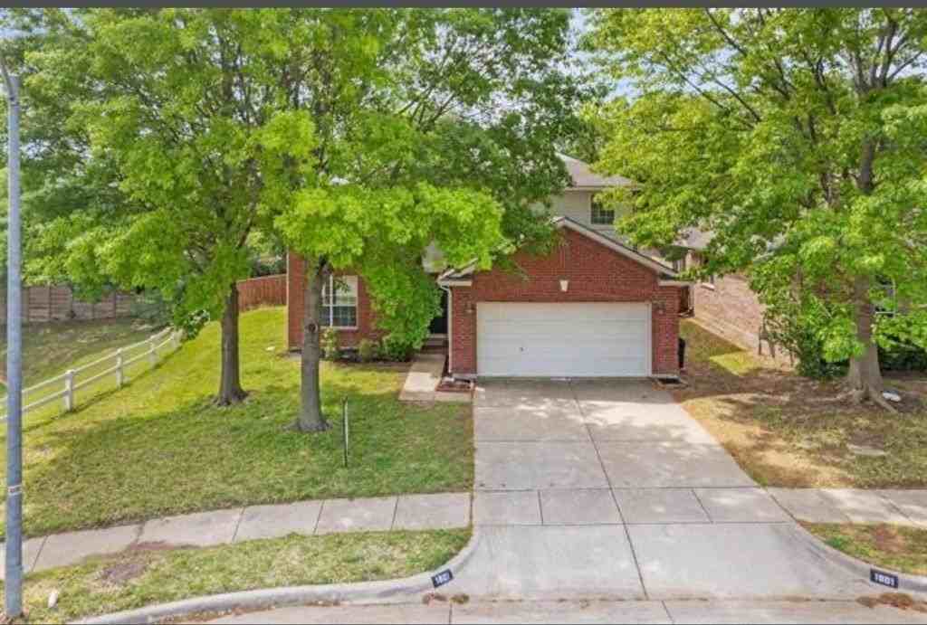 1801 Sharpsbury Dr - Photo 4 of 28