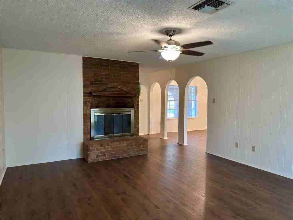 328 E Johnson St - Photo 4 of 13