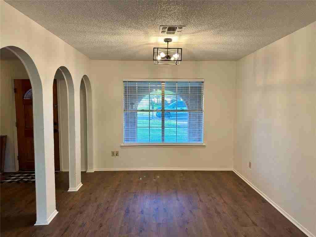 328 E Johnson St - Photo 5 of 13