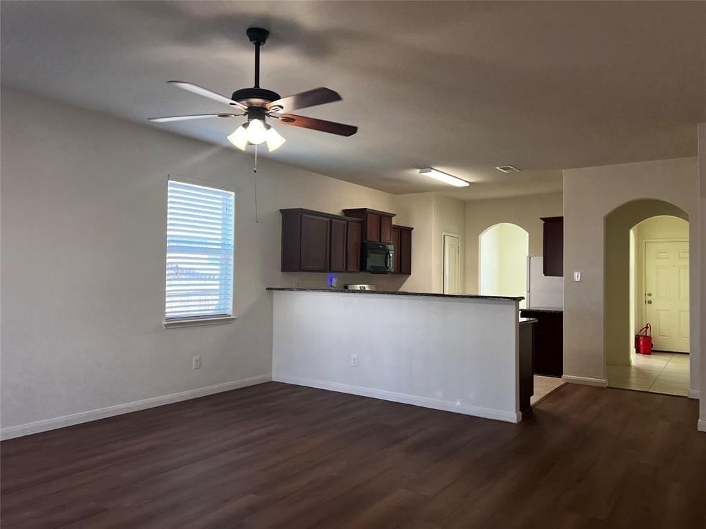 208 Cottonwood Dr - Photo 3 of 32