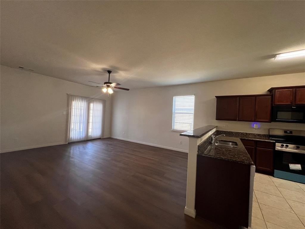 208 Cottonwood Dr - Photo 5 of 32