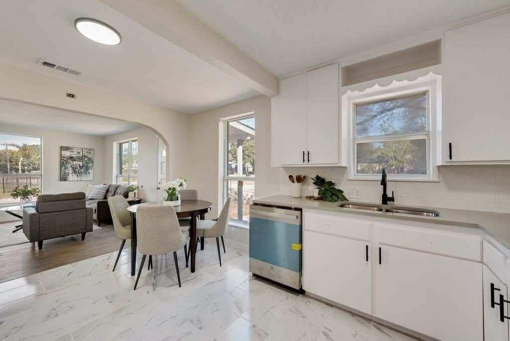 1802 Gus Thomasson Rd - Photo 5 of 16