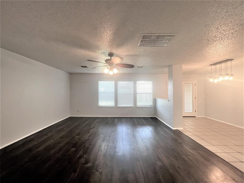 4405 Centennial Ct - Photo 4 of 22