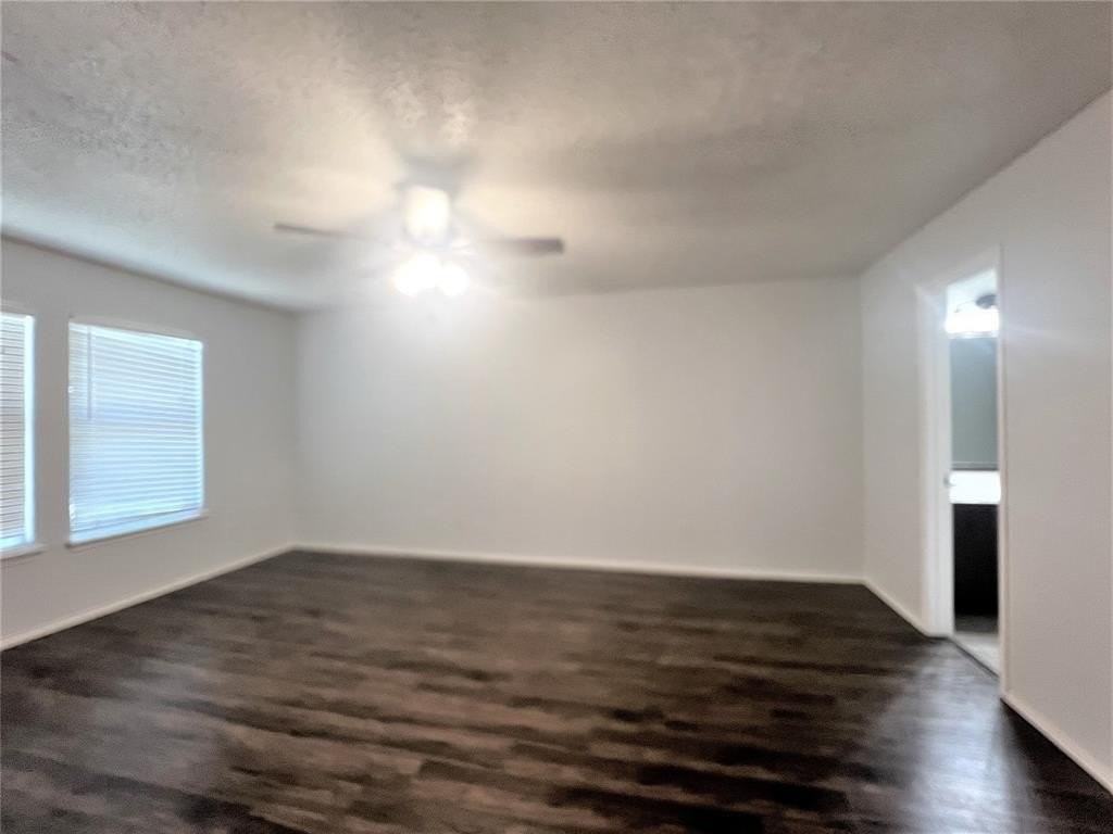 4405 Centennial Ct - Photo 7 of 22