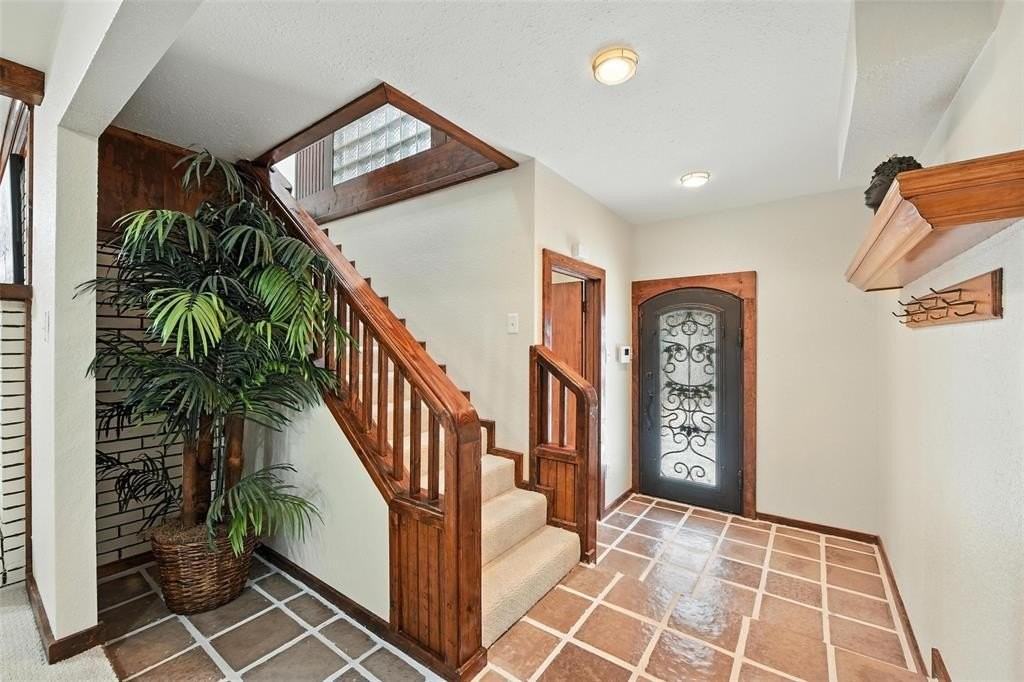 1323 Dublin St - Photo 3 of 16