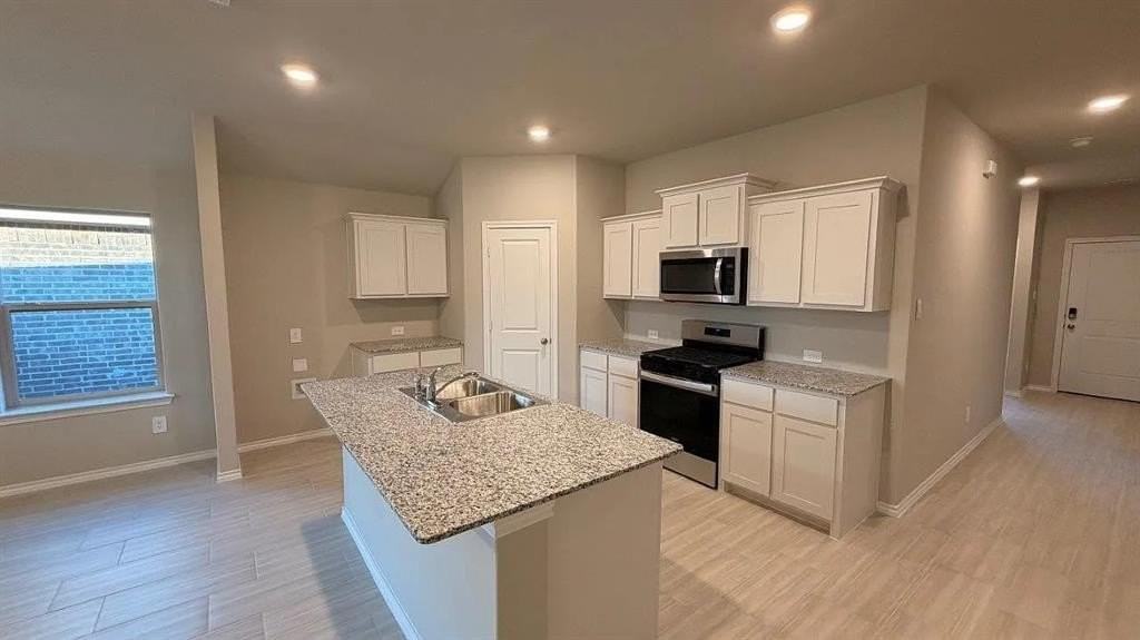 8440 Hollymead Ln - Photo 3 of 20