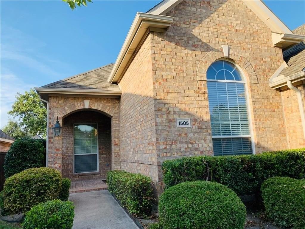 1505 Somerset Dr - Photo 4 of 36