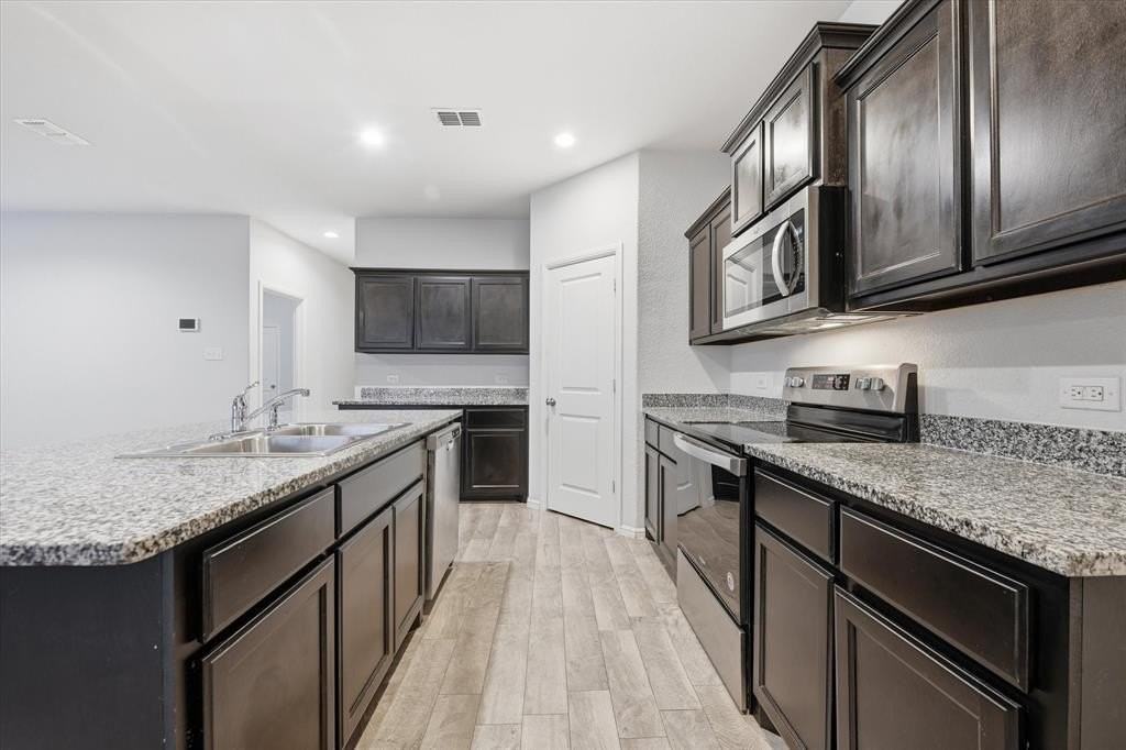 9308 Desertrock Rd - Photo 6 of 23