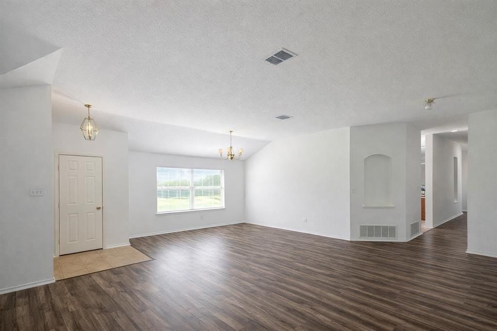 5132 Persimmon Ct - Photo 2 of 8