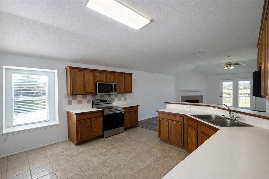 5132 Persimmon Ct - Photo 3 of 8