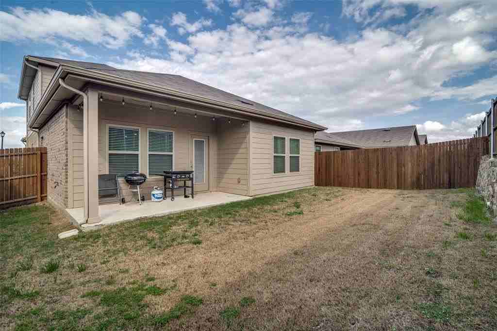 808 Country Rd - Photo 3 of 3