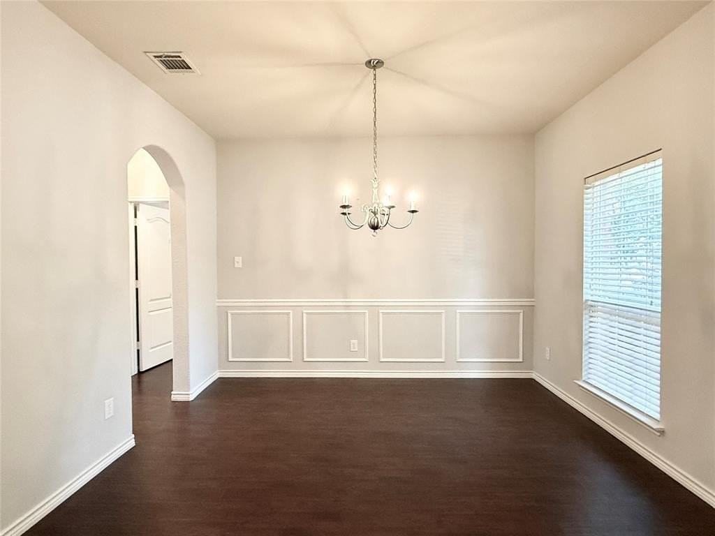 13690 Valencia Dr - Photo 4 of 27