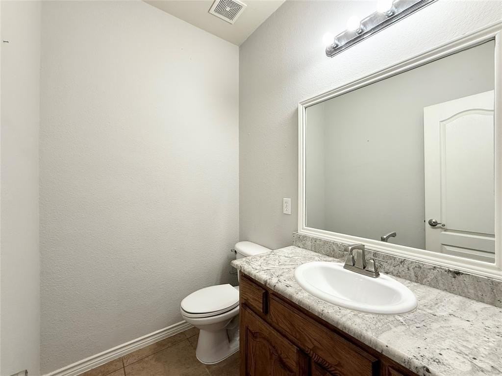 13690 Valencia Dr - Photo 5 of 27