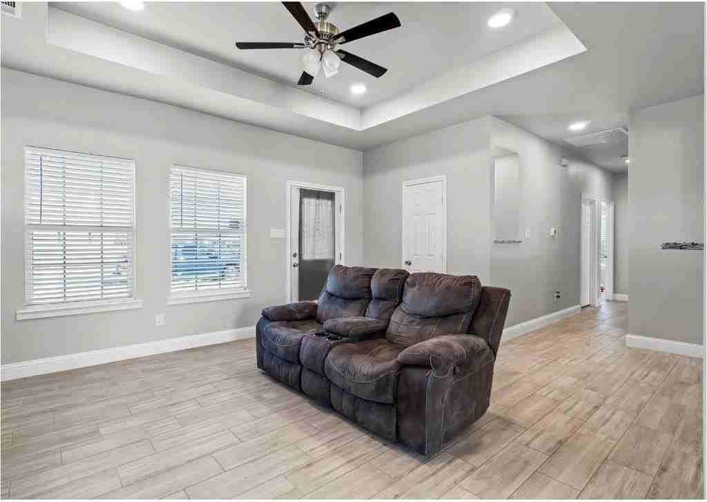 4709 Jefferson St - Photo 2 of 12