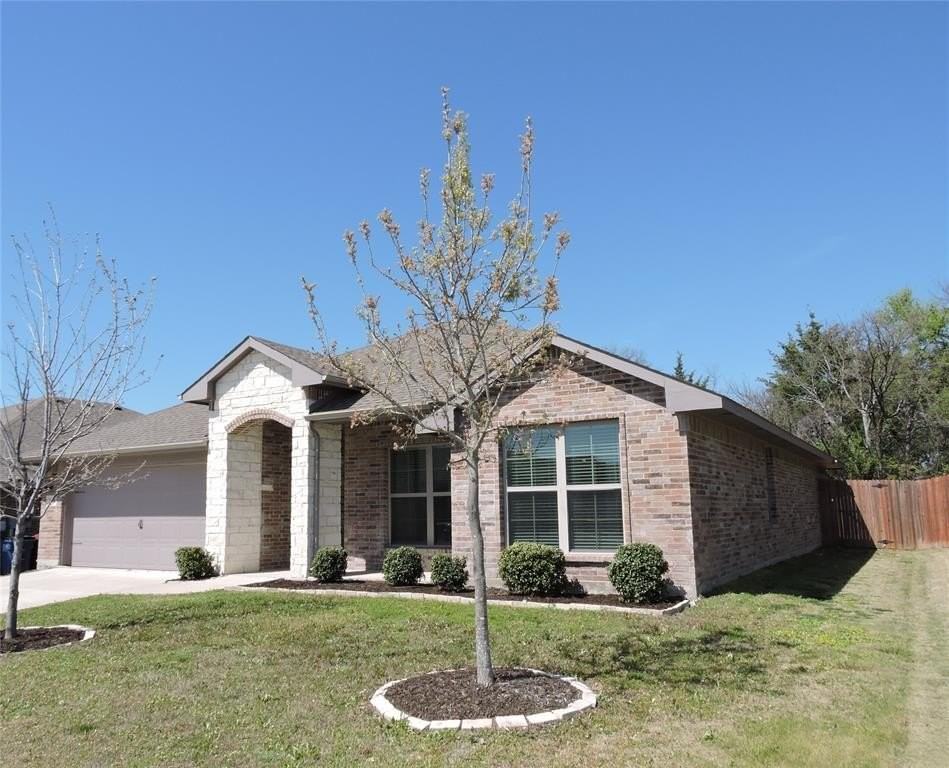 2100 Penn St - Photo 2 of 21