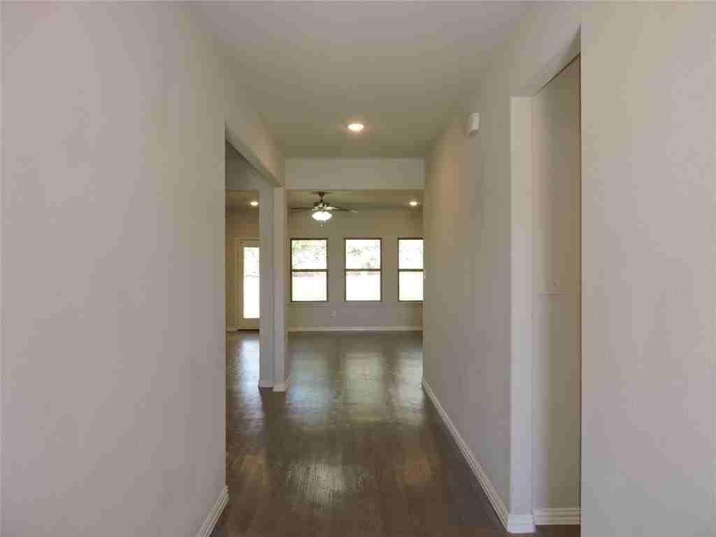 2100 Penn St - Photo 3 of 21